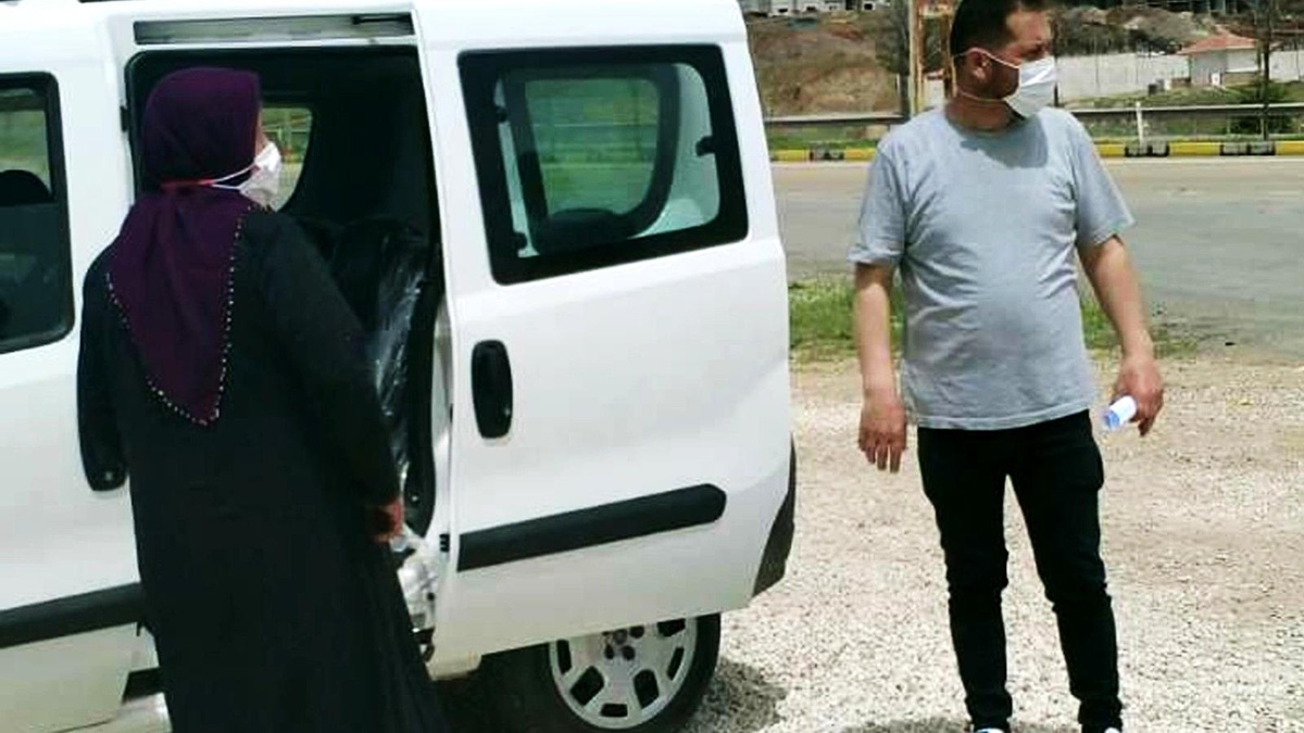 Riskli grubundaki karı-koca, uygulama noktasında yakalandı: 4 bin 50\'şer lira ceza uygulandı