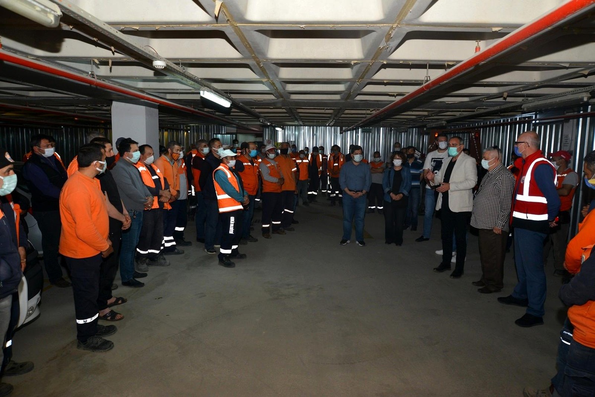 Sertaslan\'dan "Sokakta çalışan belediye personeli aşı kapsamına alınmalı"