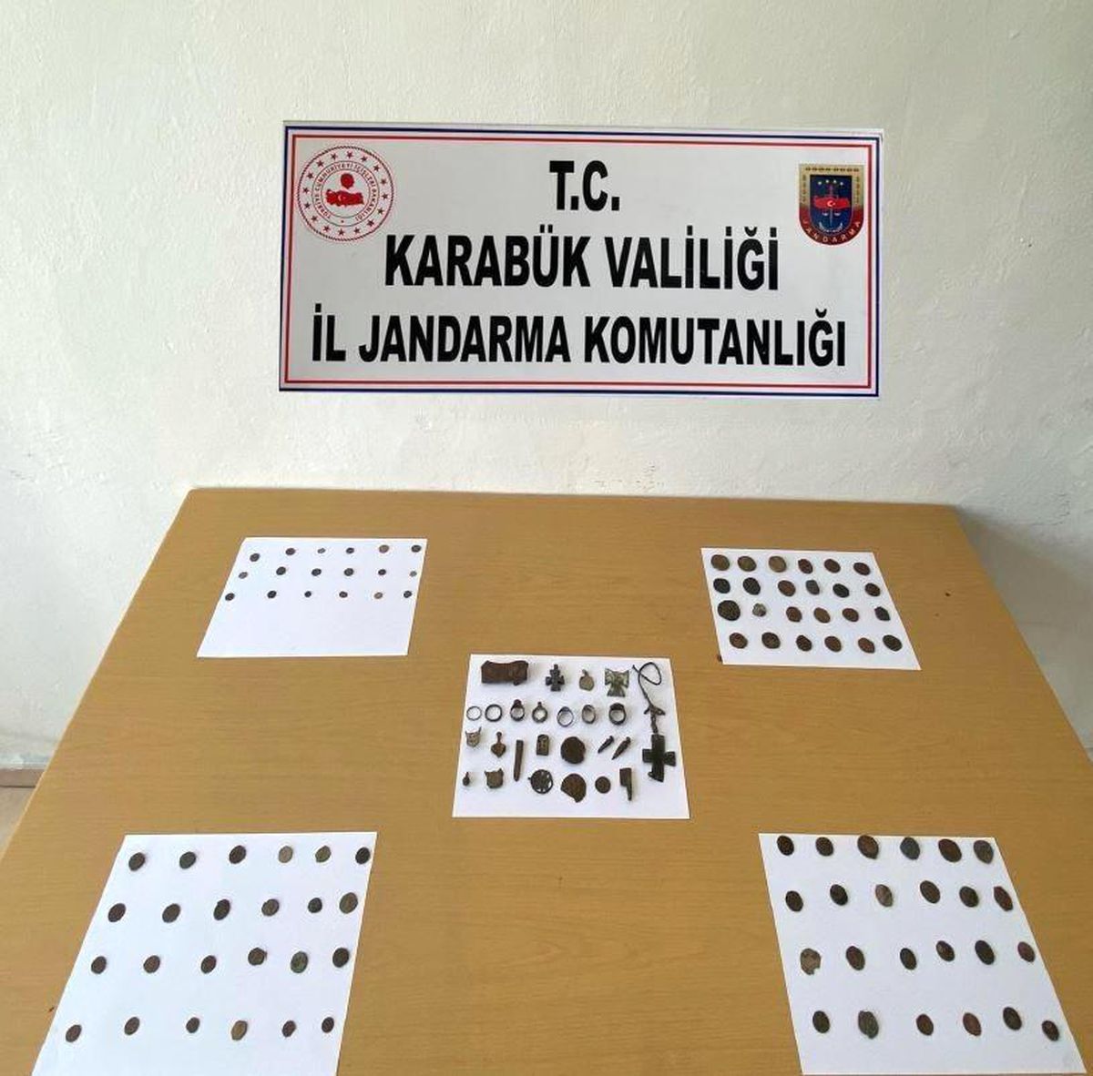 Karabük\'te tarihi eser niteliğinde 90 sikke ve 25 obje ele geçirildi