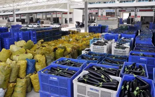 Antalya'da sektör temsilcilerinden 'semt pazarları açılsın' talebi Antalya'da sektör temsilcilerinden 'semt pazarları açılsın' talebi