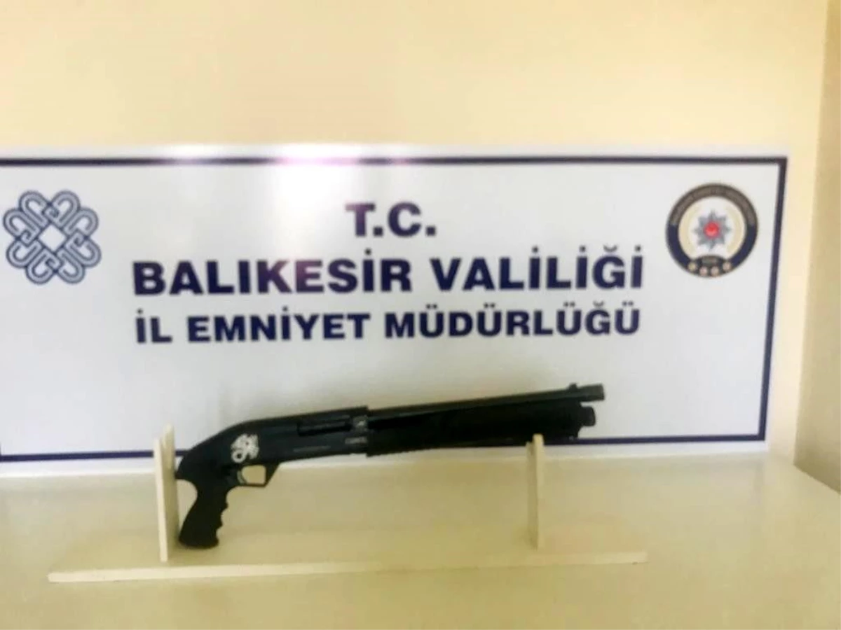 Balıkesir\'de polis 15 şahsı gözaltına aldı