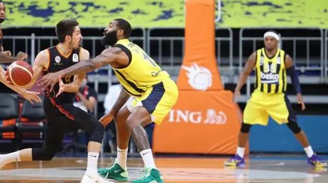 Basketbol Süper Lig'inde Fenerbahçe, Galatasaray'ı 104-79 mağlup etti Basketbol Süper Lig'inde Fenerbahçe, Galatasaray'ı 104-79 mağlup etti