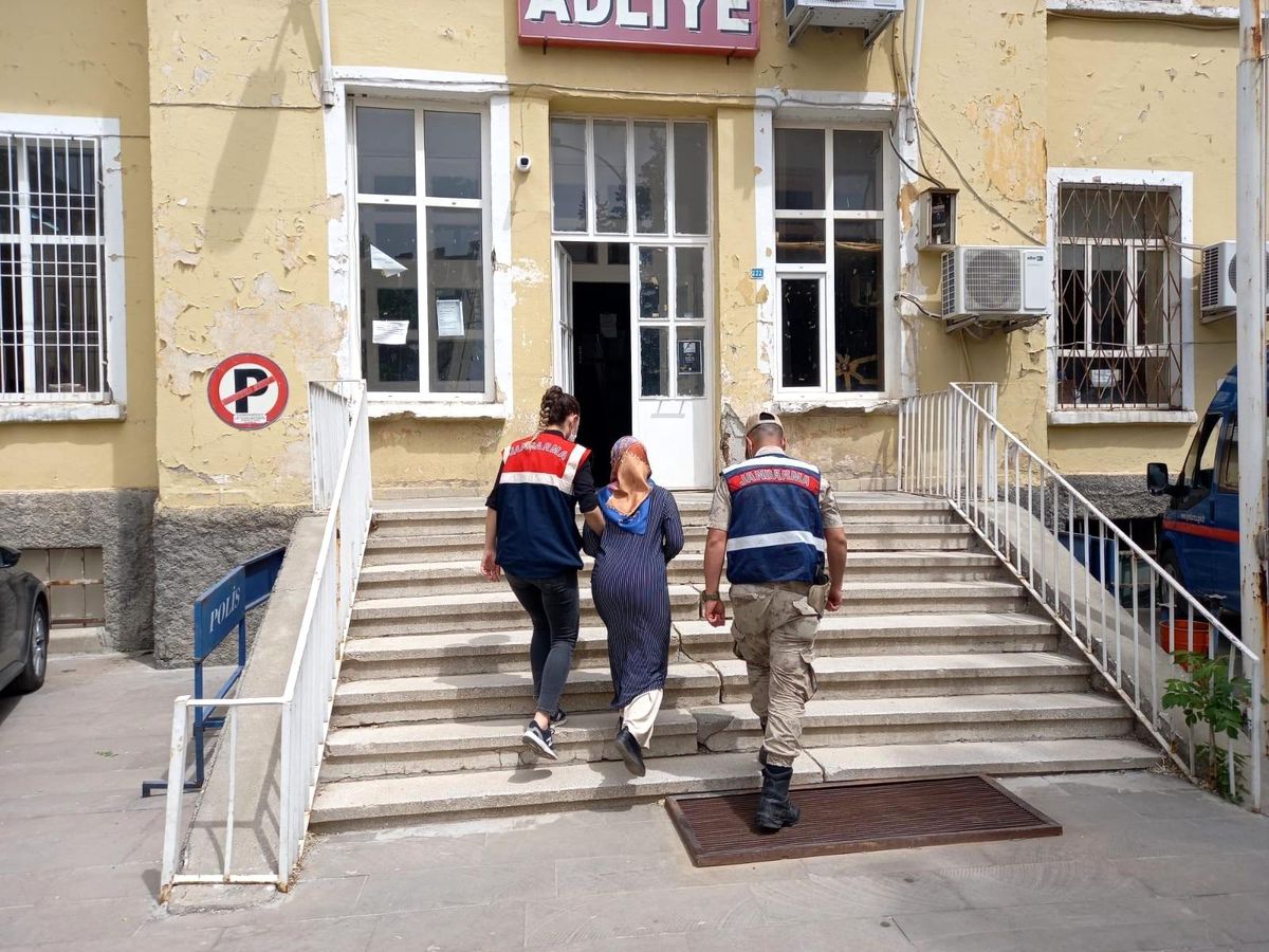 FETÖ terör örgütü üyesi kadın tutuklandı