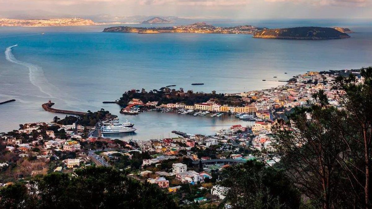 İtalya\'da \'Covid\'siz ada\' projesi hayata geçirildi, Procida adasında herkes aşılandı