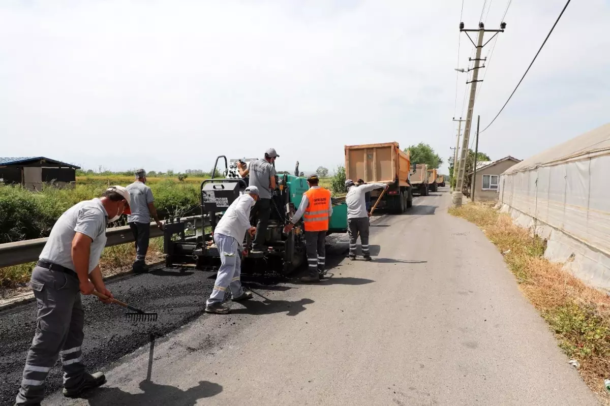 Kanal Sokak yolu yenileniyor