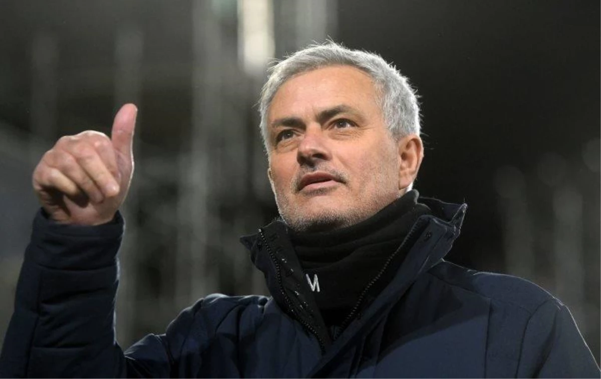 Mourinho: Roma, Jose Mourinho\'yla 3 yıllık sözleşme imzaladı