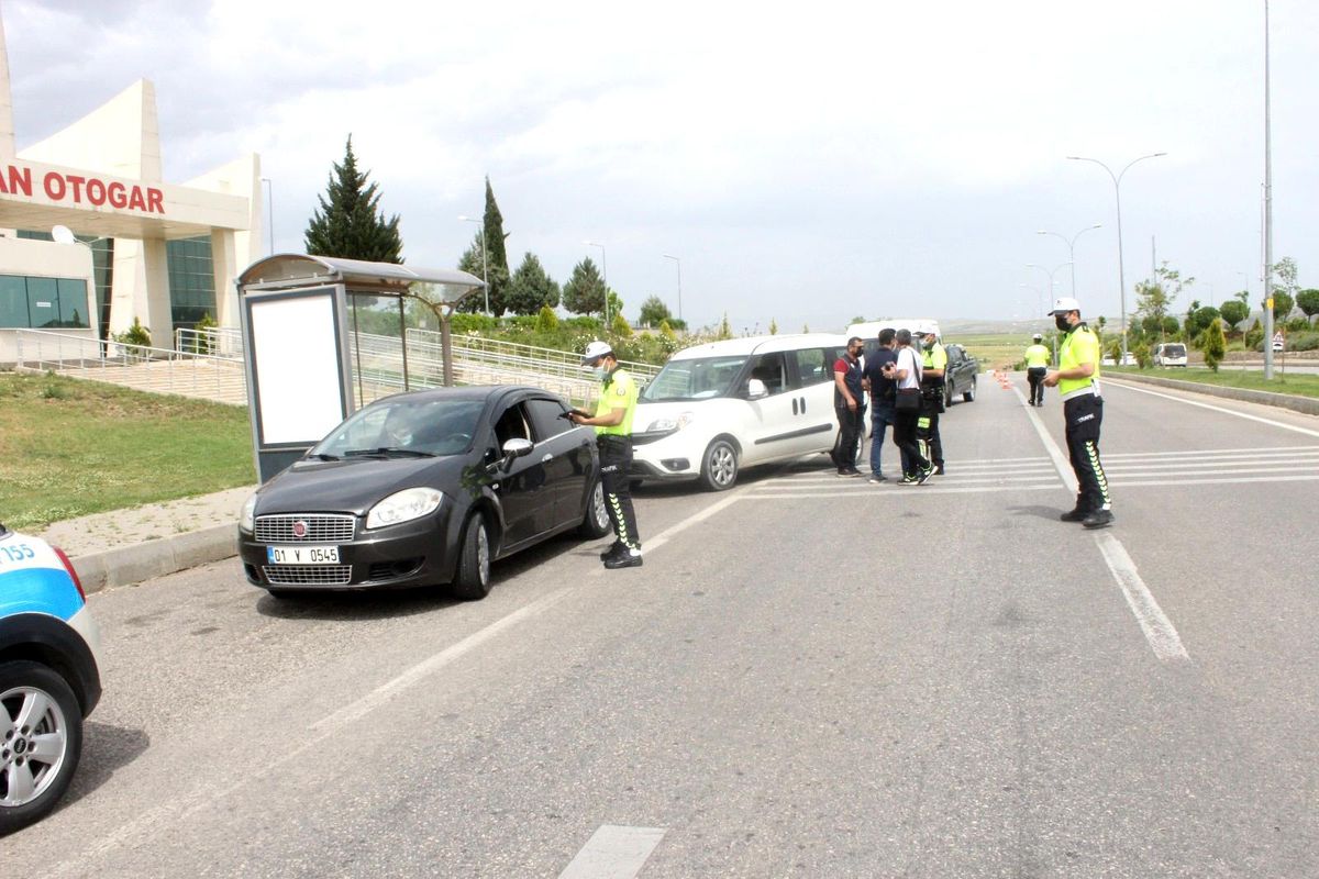 Polislerden sürücülere broşürlü bilgilendirme