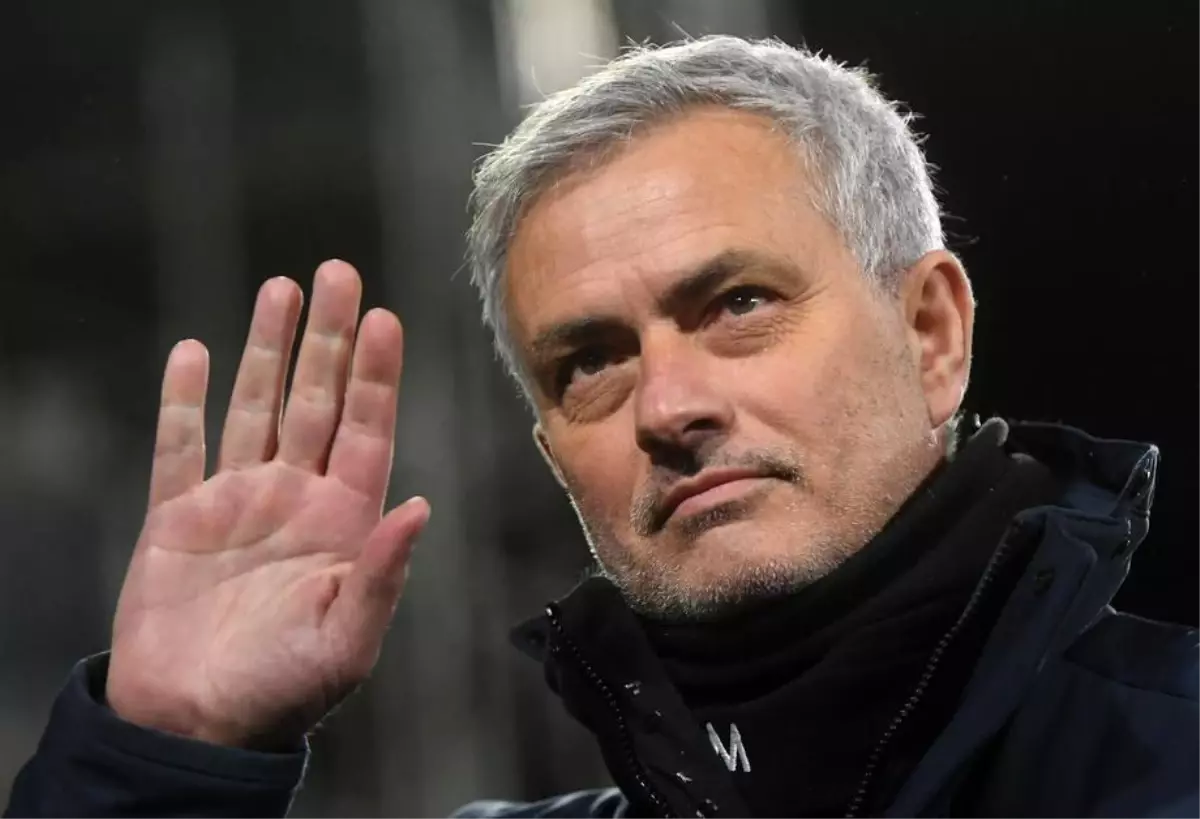 Roma\'nın yeni hocası Jose Mourinho oldu