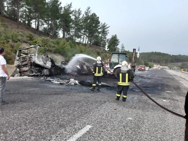 Seydikemer'de domates yüklü tır yandı