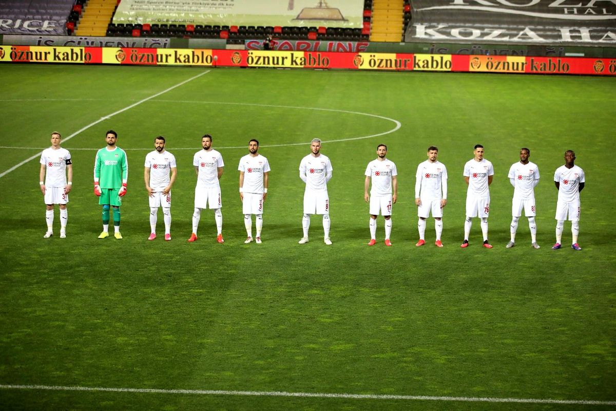 Sivasspor \'plaka\' dedi!