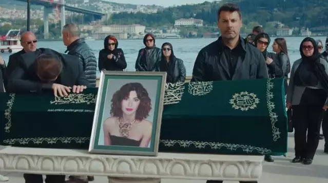 Yasak Elma dizisine veda eden Nesrin Cavadzade'den dikkat çeken gönderme Yasak Elma dizisine veda eden Nesrin Cavadzade'den dikkat çeken gönderme