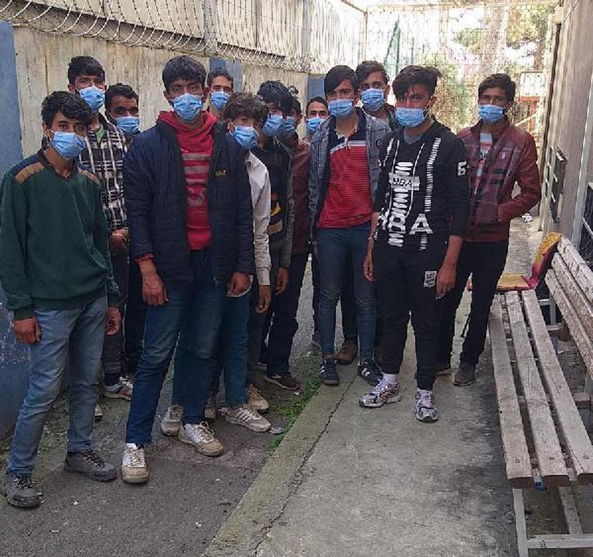 Afgan uyruklu 16 kaçak göçmen yakalandı
