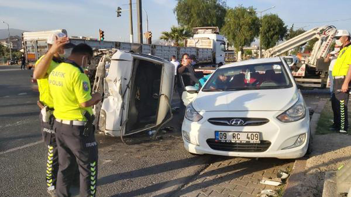 Aydın\'da otomobille panelvan araç çarpıştı: 4 yaralı