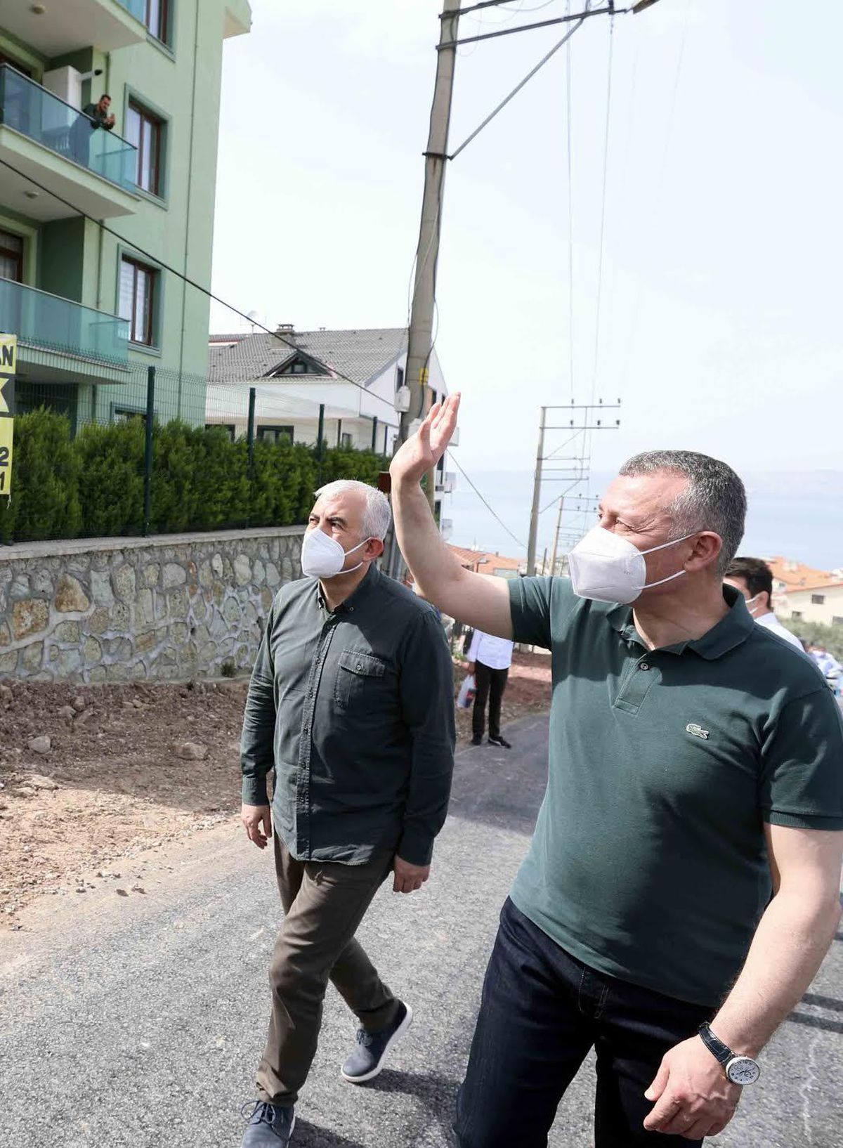 Büyükakın\'a balkonlardan proje teşekkürü