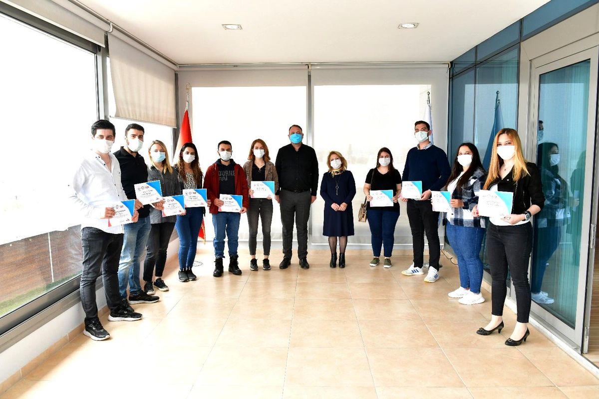 Çiğli\'de eczacılık eğitimini tamamlayan 75 kursiyer sertifikasını aldı