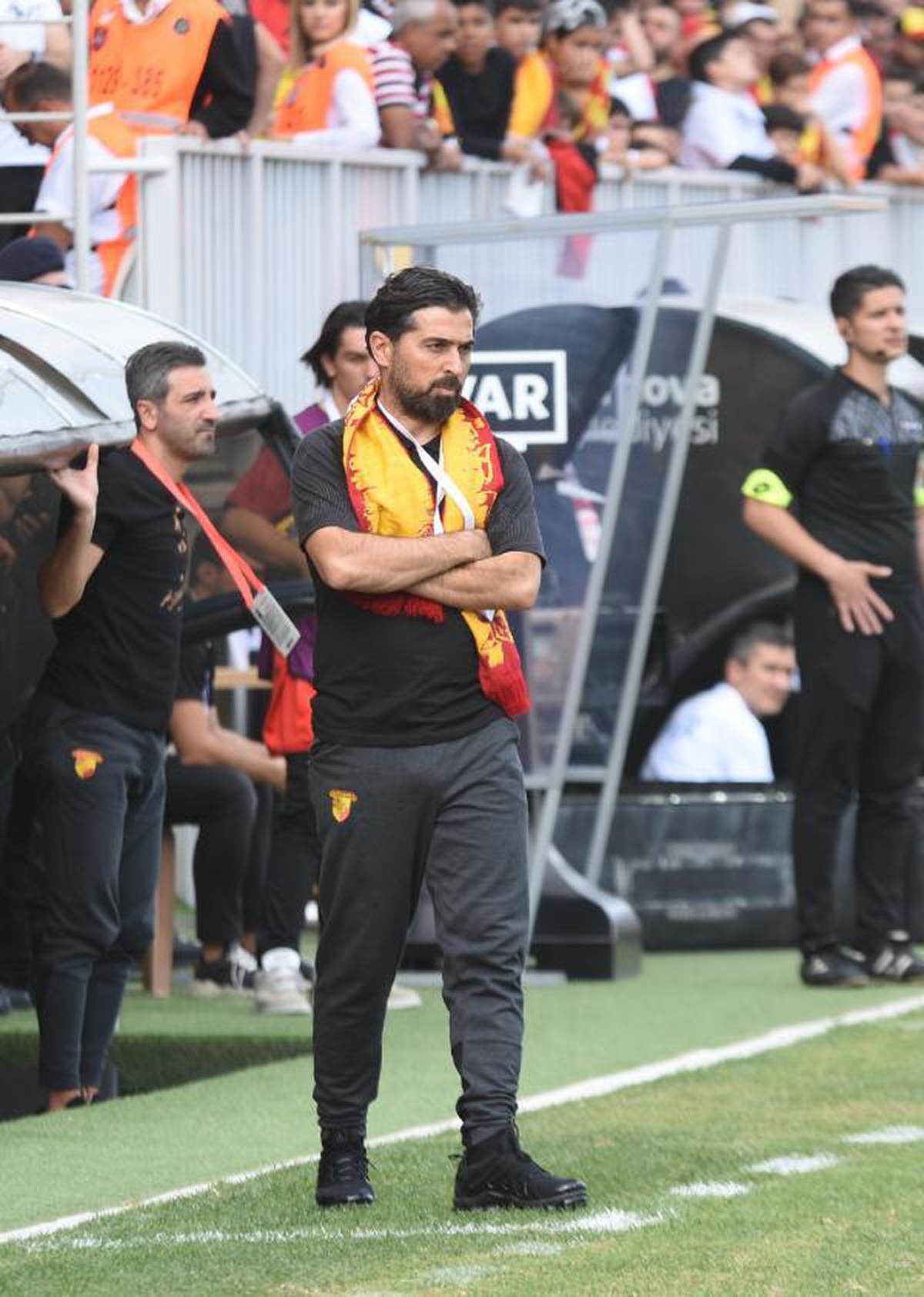 Göztepe eski çalıştırıcısı Palut\'a rakip olacak