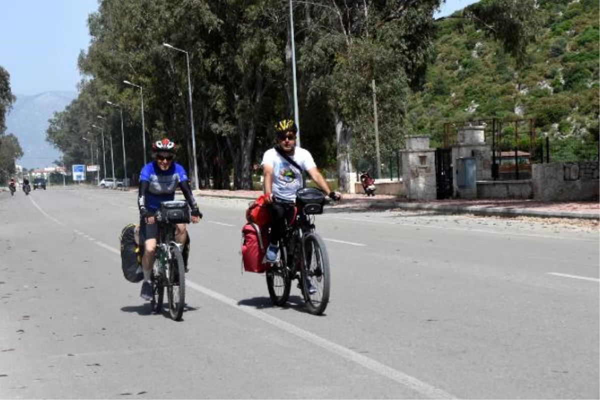 İranlı bisikletlilerden Türkiye\'de 450 kilometre hedefi
