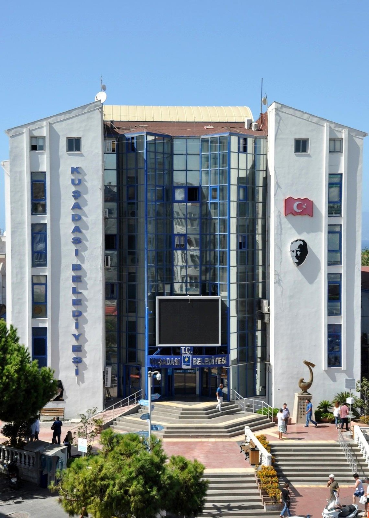 Kuşadası Belediyesi\'nden Mıcır İhalesi iddialarına yanıt