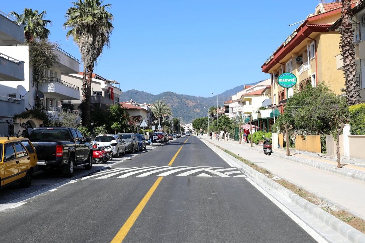 Marmaris Belediyesi İnönü Caddesi\'ni yeni görünümüne kavuşturdu