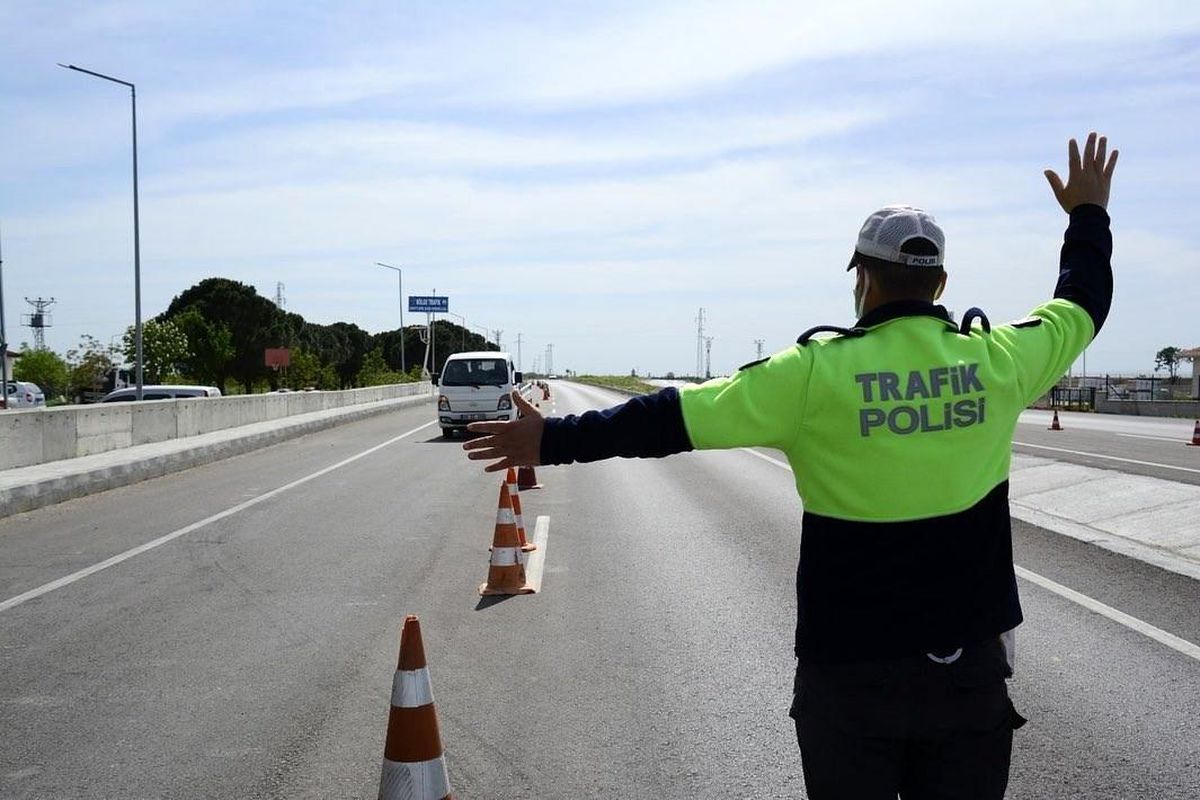 Tam kapanmada Kırklareli\'nde denetimler hem havadan hem de karadan devam ediyor