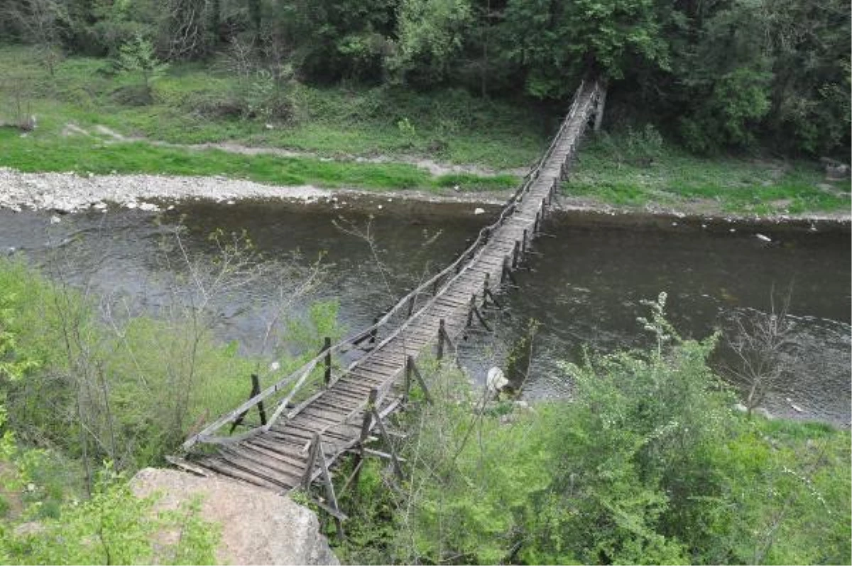 150 yıldır ayakta olan ahşap köprüye bakım yapılmasını istiyorlar