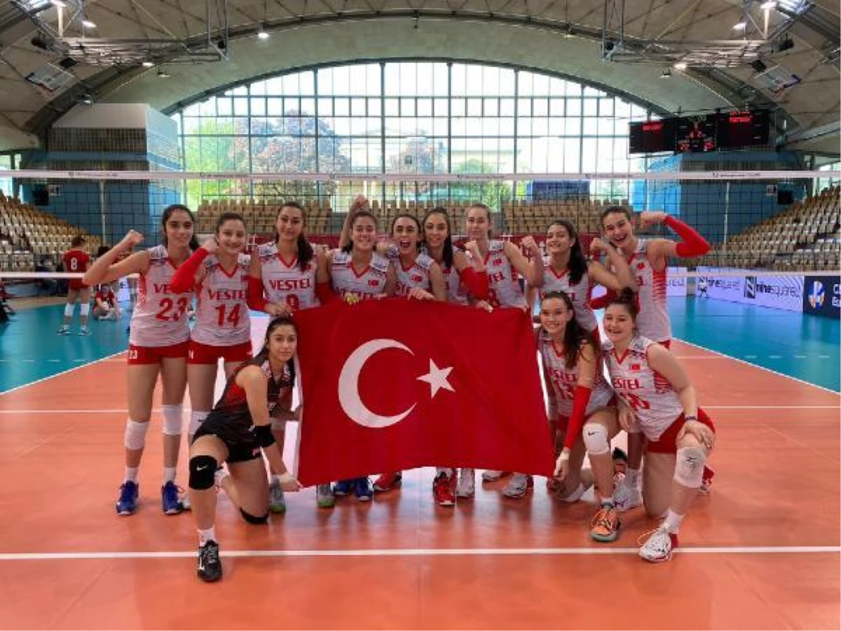 16 Yaş Altı Kız Voleybol Milli Takımı galibiyetle başladı