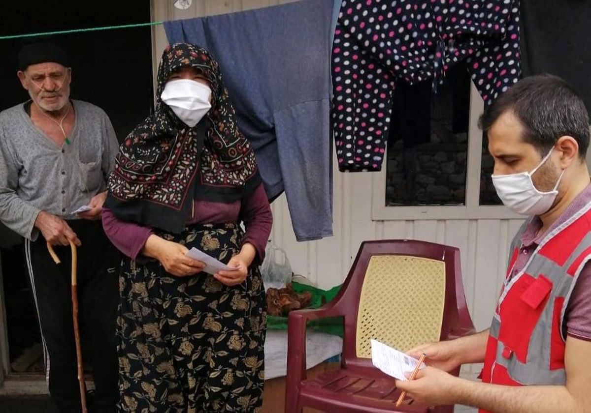 Aslanapa\'da vefa sosyal destek ekipleri vatandaşların ihtiyaçları için çalışıyor
