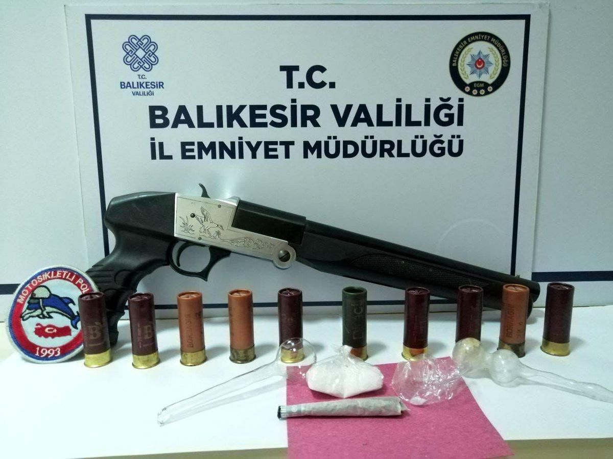 Balıkesir\'de polis 20 şahsı gözaltına aldı