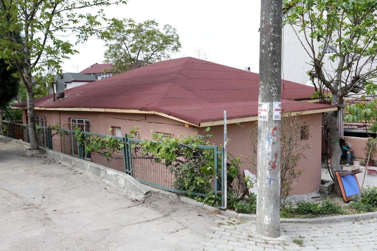 Derince\'de yangın mağduru ailenin evi yenilendi
