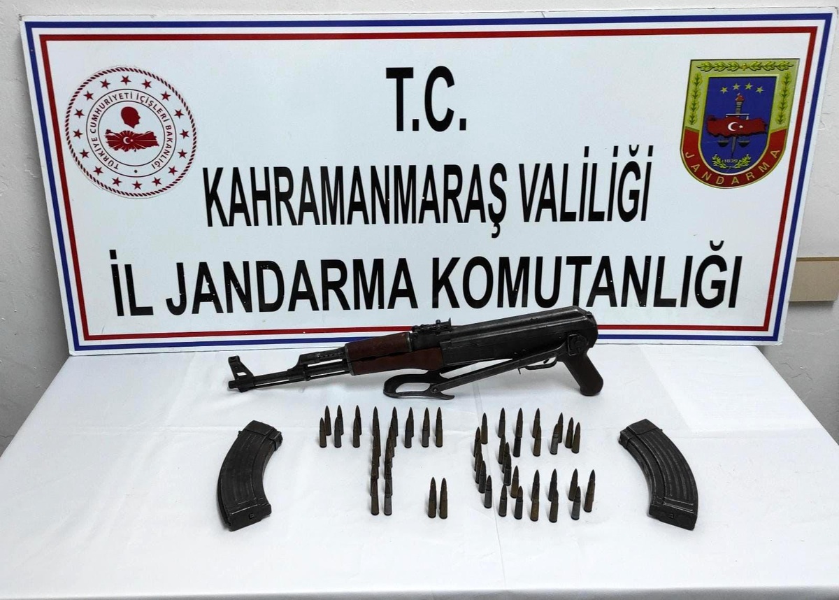 Evin bahçesinde gömülü Kalaşnikof ele geçirildi