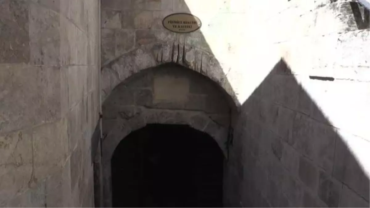 GAZİANTEP - UNESCO Dünya Mirası Geçici Listesi\'ndeki "kastelleri" ve "livasları" canlılığını koruyor