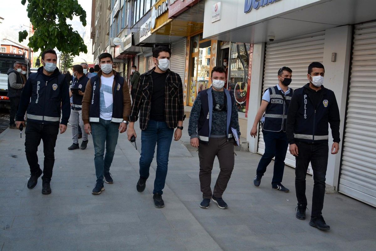 Hakkari\'de 45 kişiye "kısıtlama" cezası