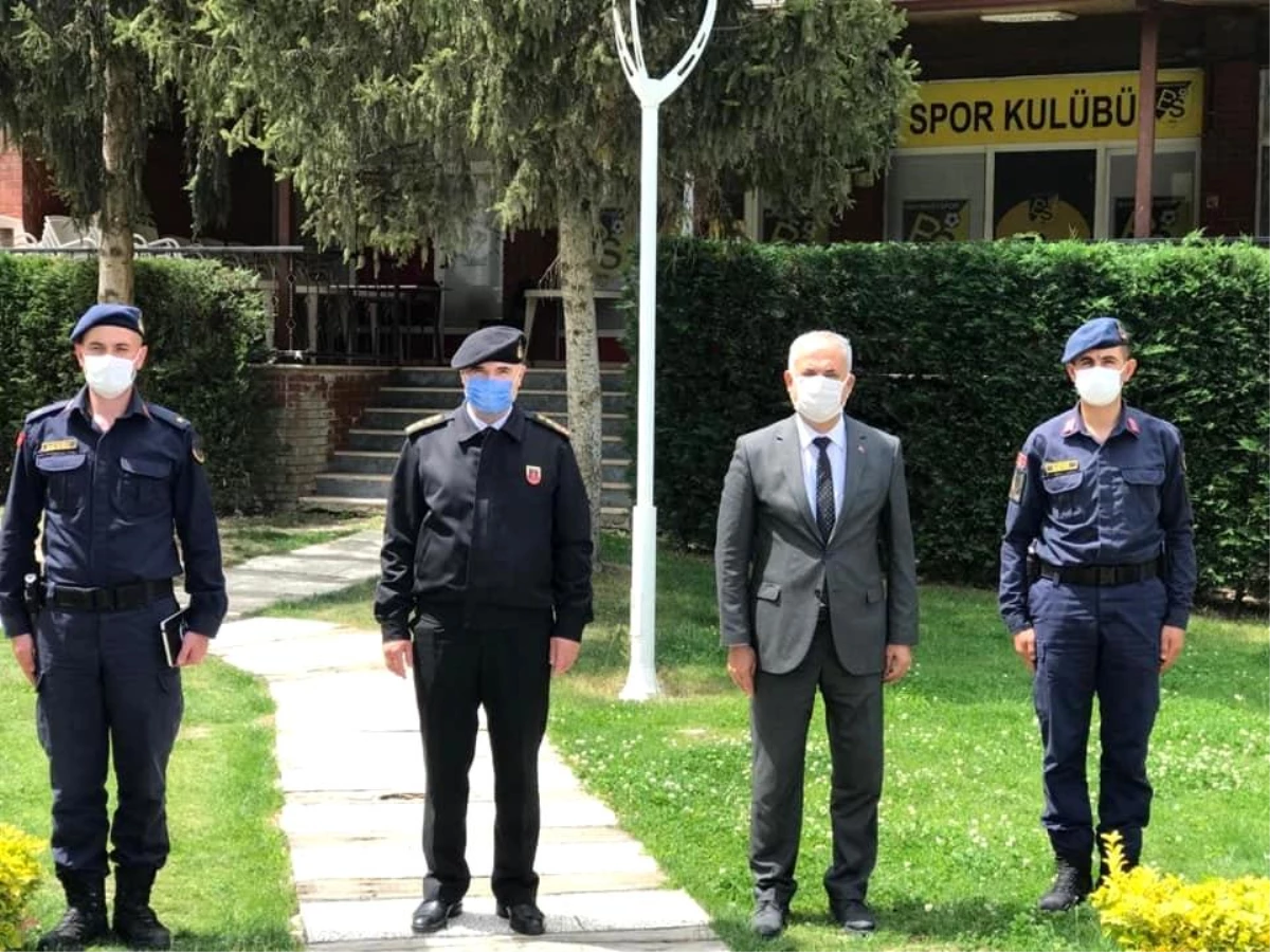 Son dakika! İl Jandarma Komutanı Albay Muzaffer Sandal, Bayırköy ve Vezirhan beldelerinde ziyaretlerde bulundu