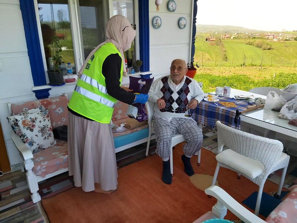 İlkadım Vefa Sosyal Destek ekipleri 13 bin 654 vatandaşın yardımına koştu