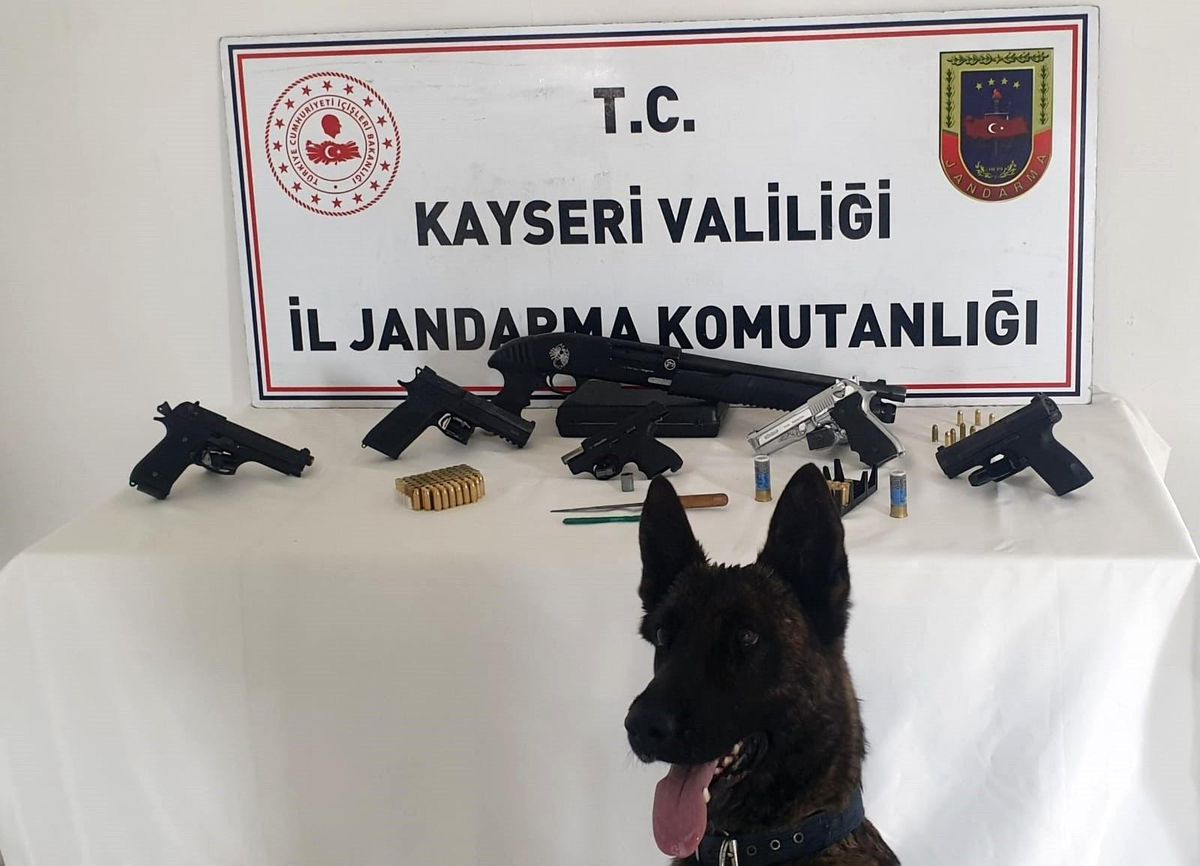 Son dakika haber... Kayseri\'de silah kaçakçılığı operasyonunda 9 kişi yakalandı