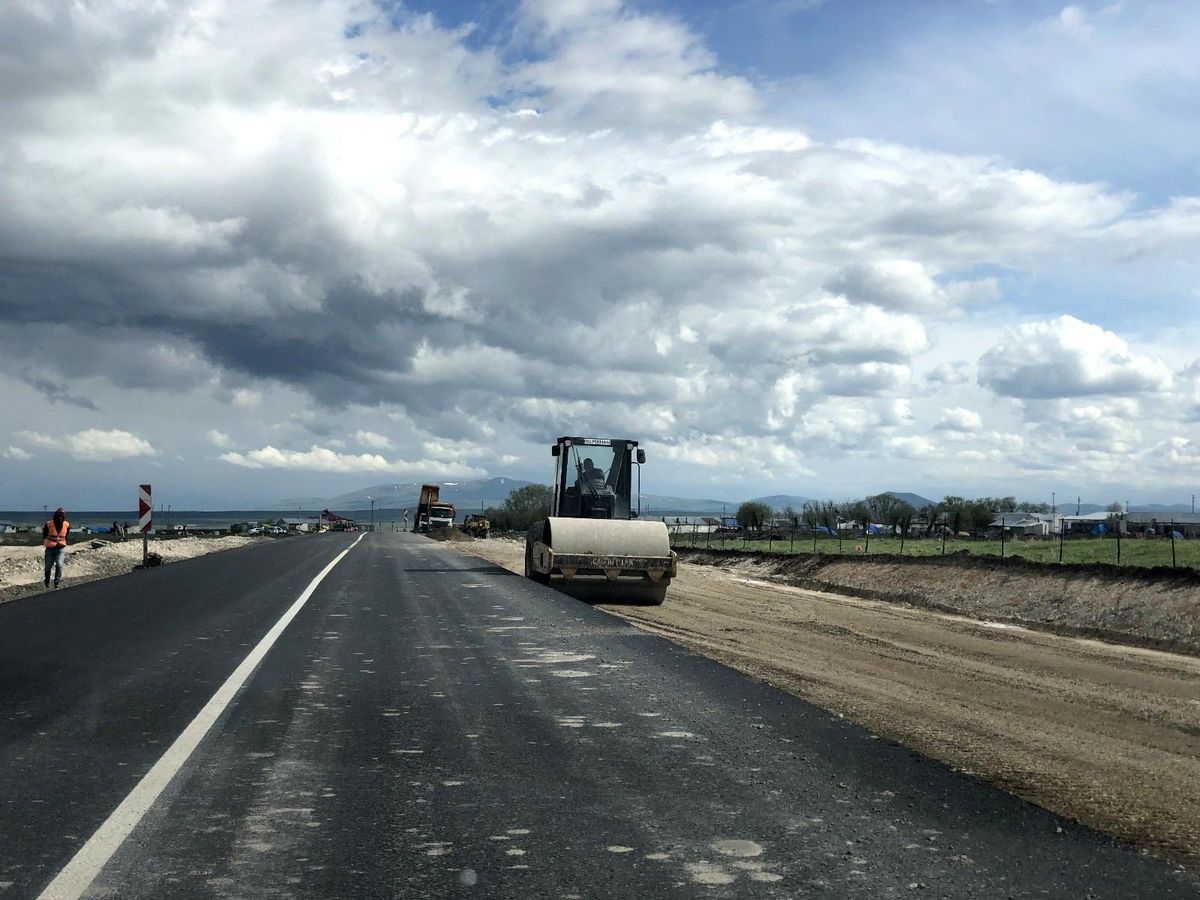 Kars-Arpaçay karayolunda yol çalışmaları başladı