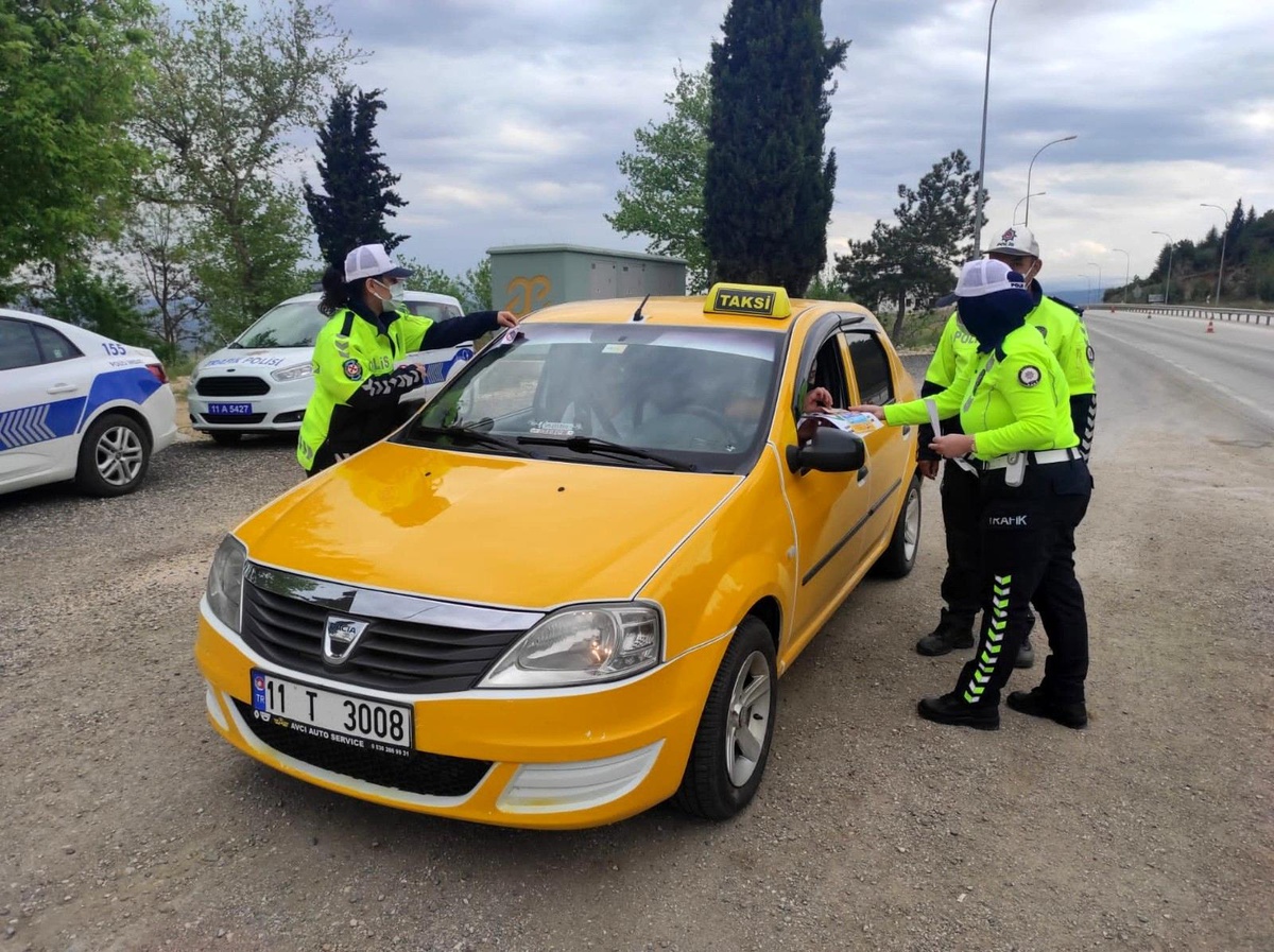 \'Kemerim Hep Aklımda\' mottosunun bulunduğu afiş ve broşürler dağıtıldı