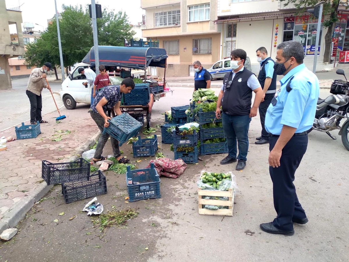 Kilis\'te sokağa çıkan seyyar satıcılar uyarıldı
