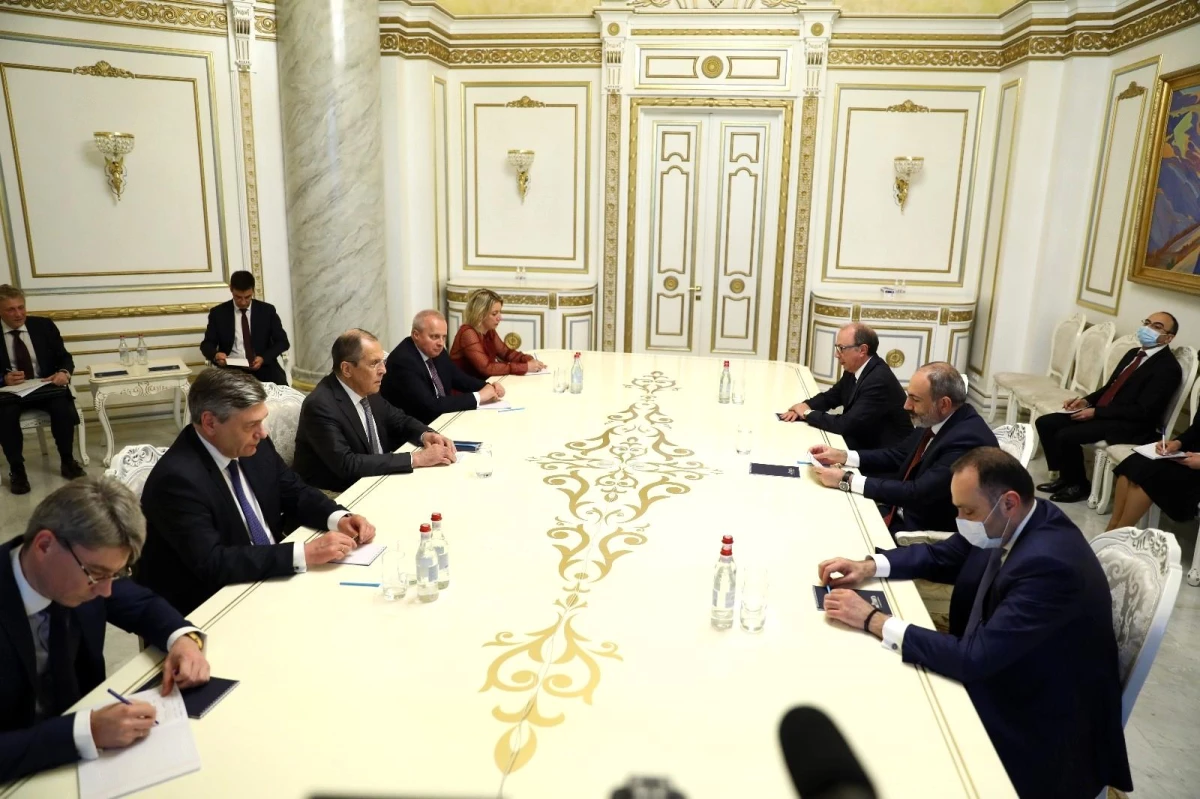Rusya Dışişleri Bakanı Lavrov ile Ermenistan Başbakanı Paşinyan bir araya geldi
