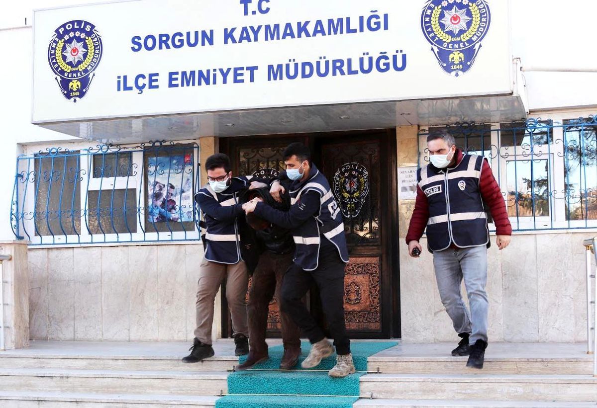 Suç üstü yakalanıp serbest kaldılar
