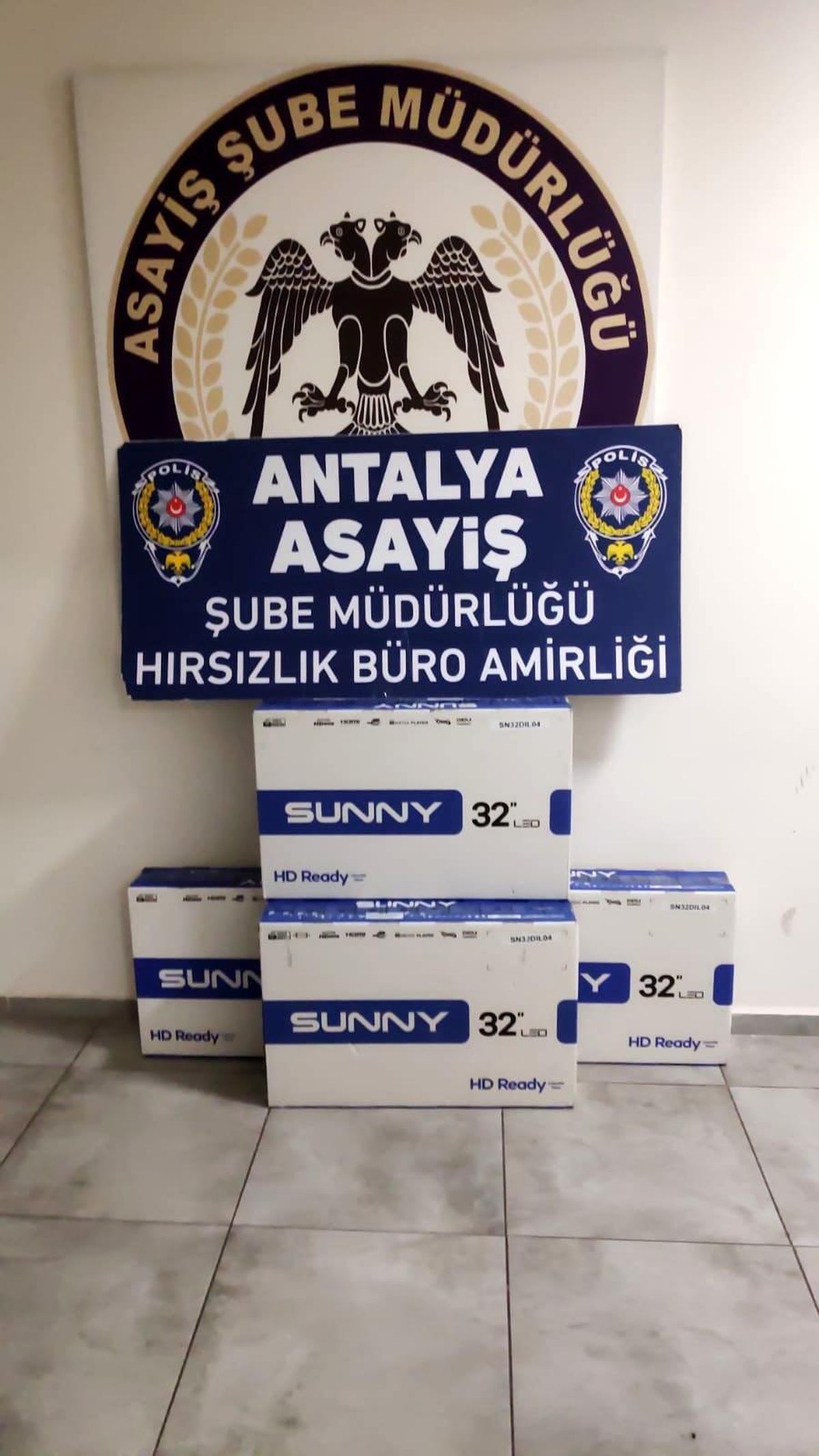 Televizyon hırsızları tutuklandı