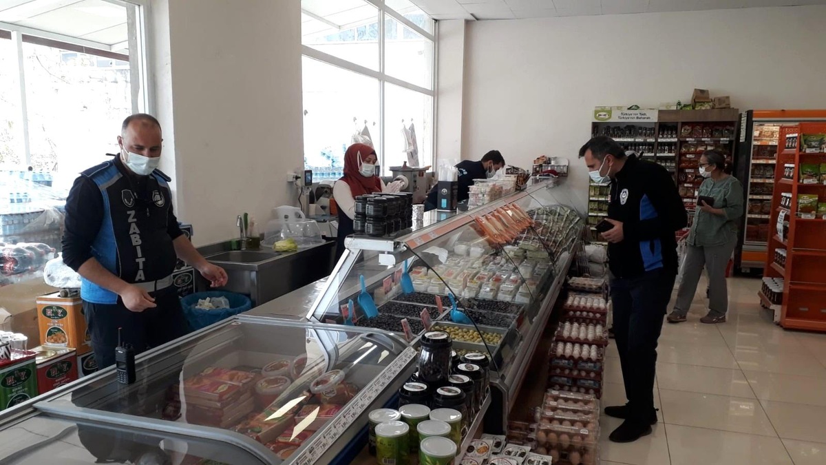 Yalova\'da et ve tavuk reyonlarına denetim