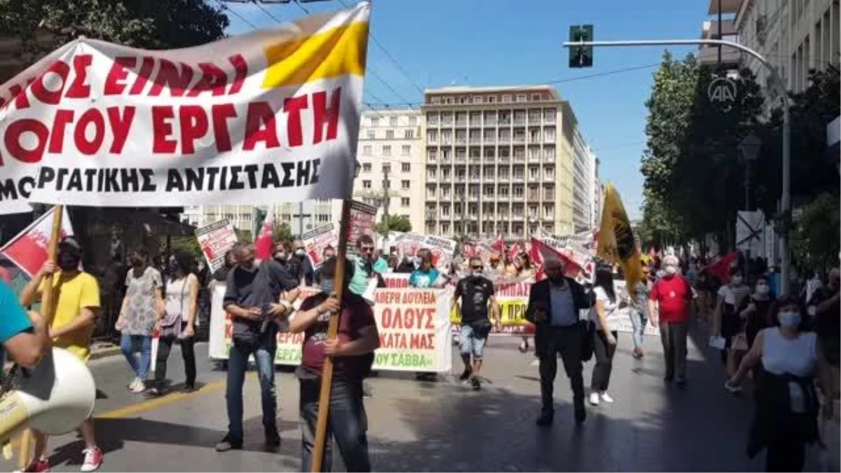 Yunanistan\'da gecikmeli "İşçi Bayramı" yürüyüşü (1)