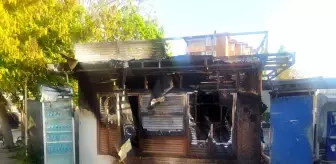 Bakırköy'de İBB'ye ait büfe alev alev yandı