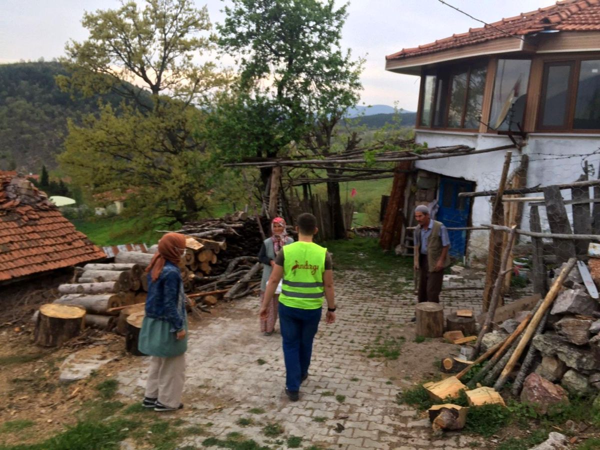 Son dakika haberi | Balıkesir\'de şehit aileleri unutulmuyor