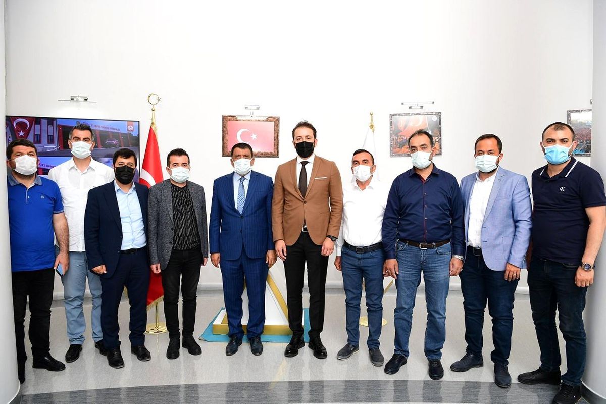 Başkan Gürkan, müteahhitleri kabul etti
