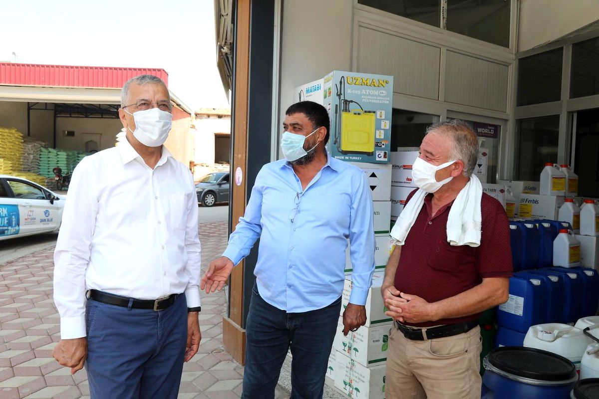 Başkan Tarhan, esnafın sıkıntılarını dinledi