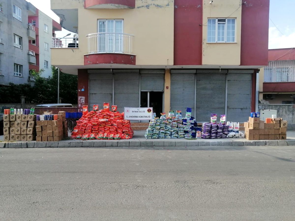 Batman\'da tonlarca kaçak temizlik ürünü ele geçirildi