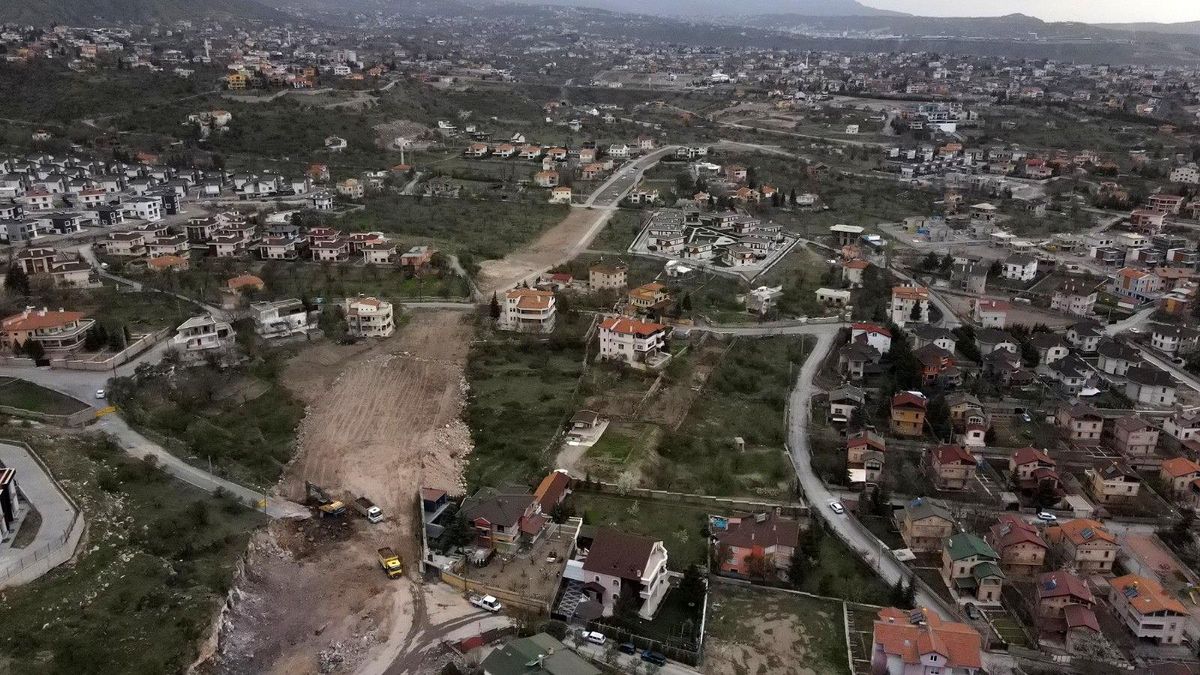 Başkan Büyükkılıç, trafiği rahatlatacak yeni bulvardaki çalışmaları denetledi