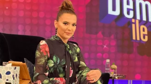 Demet Akalın, Türk yetkililere seslendi: Turistlere testi mecburi kılın Demet Akalın, Türk yetkililere seslendi: Turistlere testi mecburi kılın